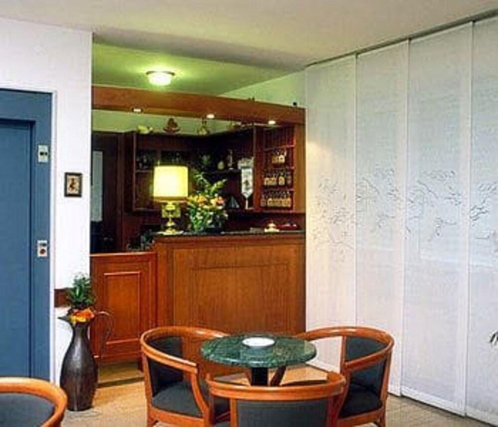 Hotel Fortunella Λίντο ντι Καμαϊόρε Εξωτερικό φωτογραφία