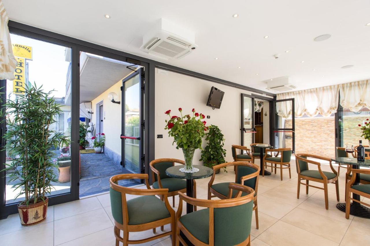 Hotel Fortunella Λίντο ντι Καμαϊόρε Εξωτερικό φωτογραφία
