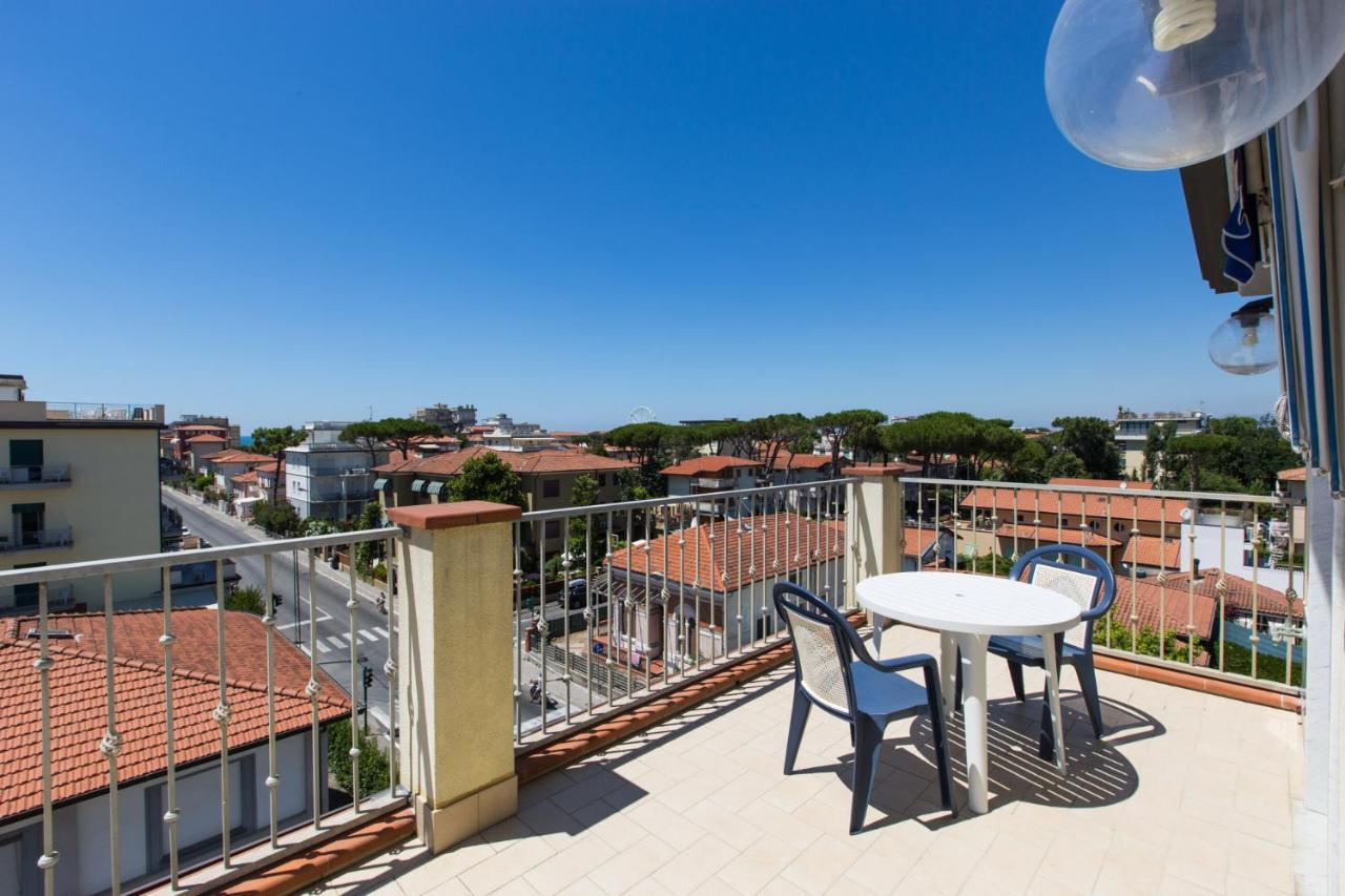Hotel Fortunella Λίντο ντι Καμαϊόρε Εξωτερικό φωτογραφία